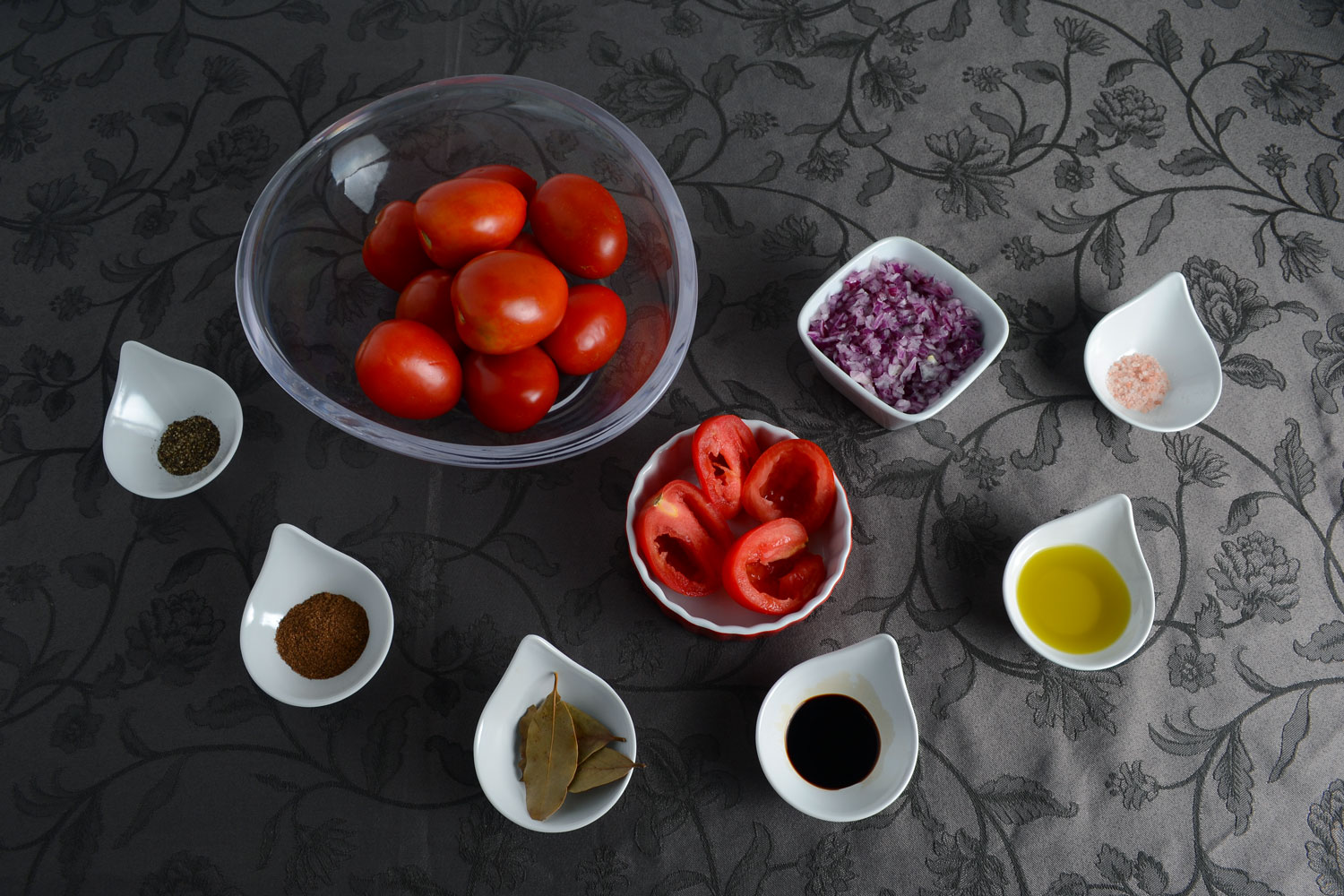 Ingredientes para o extrato de tomate